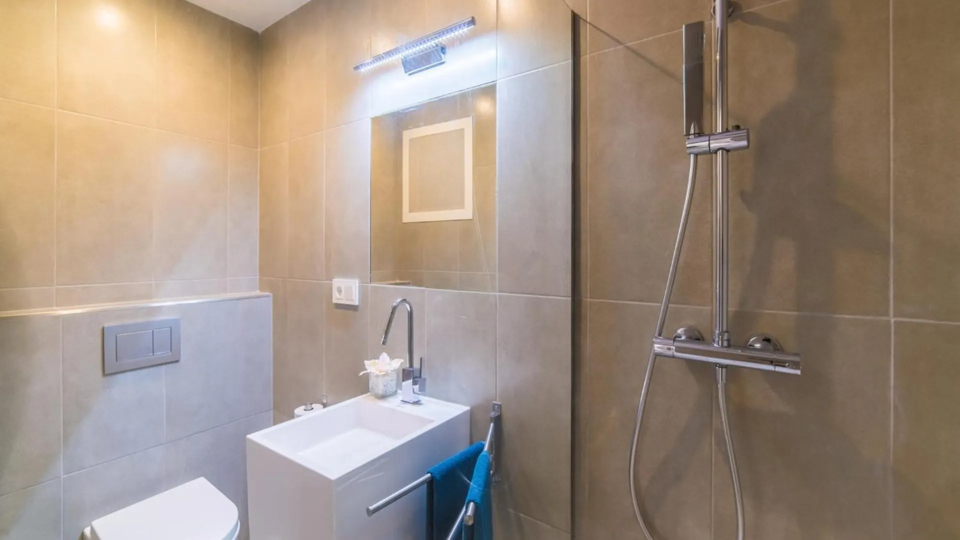אלקודיה Fantastic Apartment With Sea View 0*,